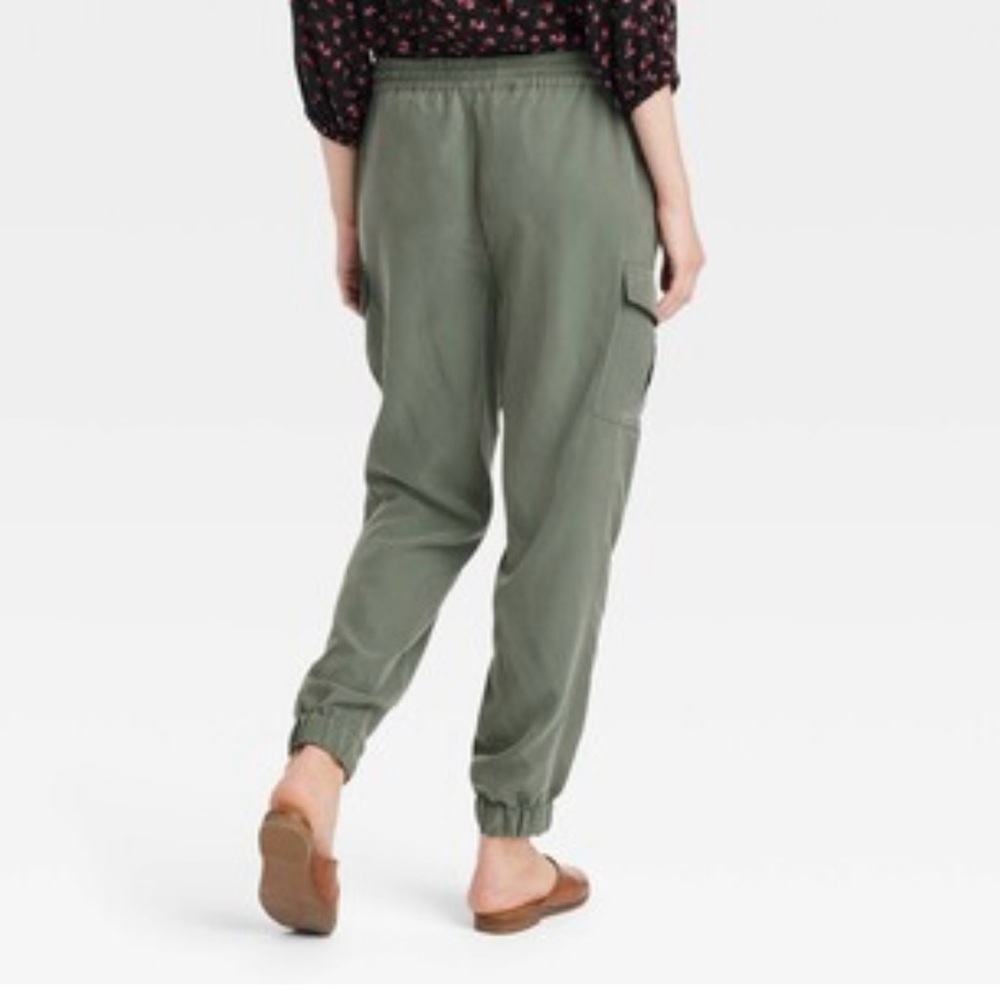 The Nines by HATCH Sage Green Joggers   Used good condition